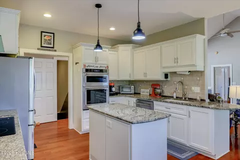 Kitchen - 217 Bridgeview Pl, Mccormick, SC 29835 photo 3 of 6