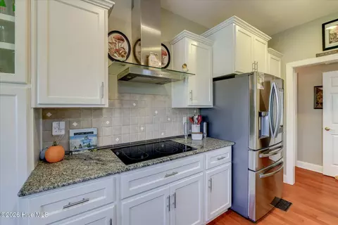 Kitchen - 217 Bridgeview Pl, Mccormick, SC 29835 photo 2 of 6