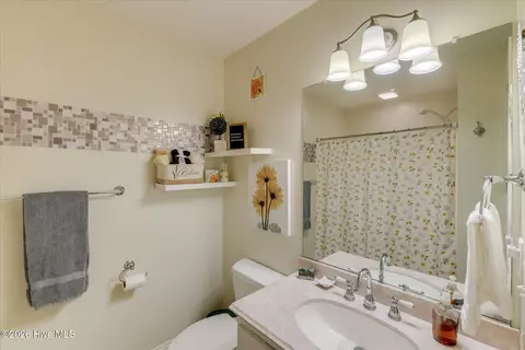 Bath - 217 Bridgeview Pl, Mccormick, SC 29835 photo 5 of 6