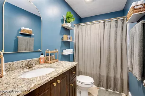 Bath - 427 Sandleton Way, Evans, GA 30809 photo 3 of 5