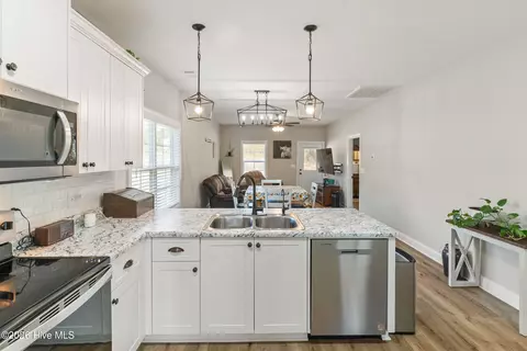 Kitchen - 3455 Old Augusta Rd, Dearing, GA 30808 photo 2 of 2