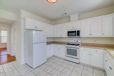 Kitchen - 904 Rainne Ct, Evans, GA 30809 photo 2 of 5