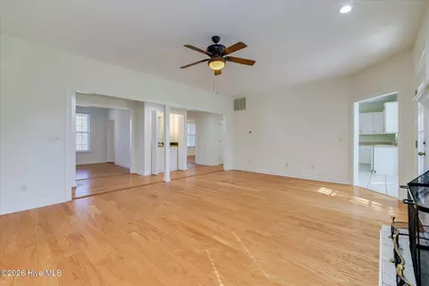 Living - 904 Rainne Ct, Evans, GA 30809 photo 4 of 10
