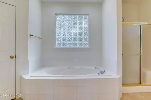 Bath - 904 Rainne Ct, Evans, GA 30809 photo 5 of 10