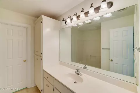 Bath - 904 Rainne Ct, Evans, GA 30809 photo 9 of 10
