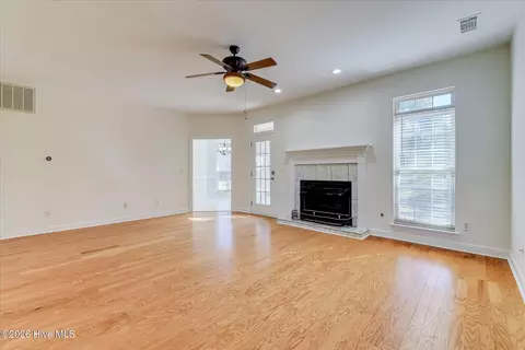Living - 904 Rainne Ct, Evans, GA 30809 photo 5 of 10