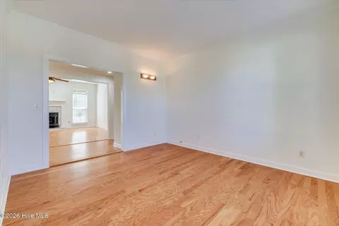 Living - 904 Rainne Ct, Evans, GA 30809 photo 7 of 10