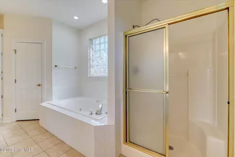 Bath - 904 Rainne Ct, Evans, GA 30809 photo 4 of 10