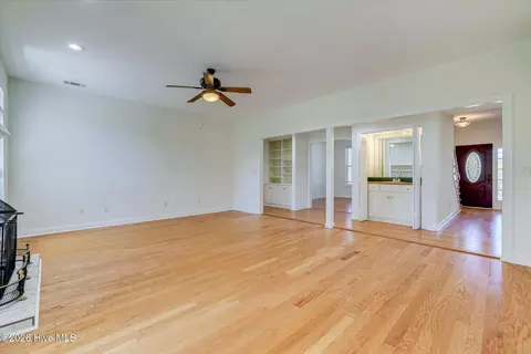 Living - 904 Rainne Ct, Evans, GA 30809 photo 1 of 10