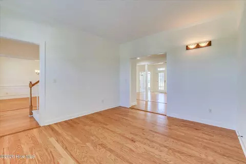Living - 904 Rainne Ct, Evans, GA 30809 photo 8 of 10