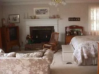 106 Maple, Pine Knoll Shores, NC 28512 photo 4