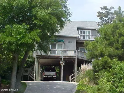 142 Pinewood, Emerald Isle, NC 28594 photo 1