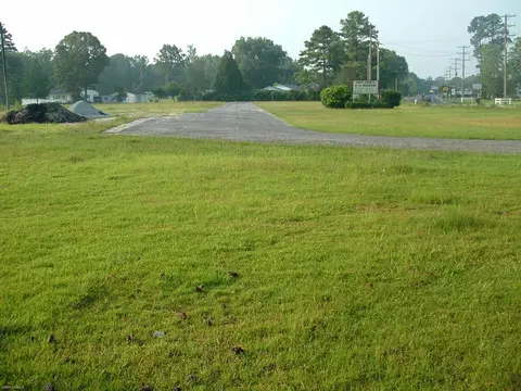 1675 Piney Green Rd, Jacksonville, NC 28546 photo 2