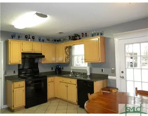 109 Rustic Dr, Guyton, GA 31312 photo 3