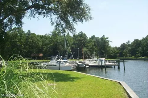 288 Oakleaf Dr, Pine Knoll Shores, NC 28512 photo 4