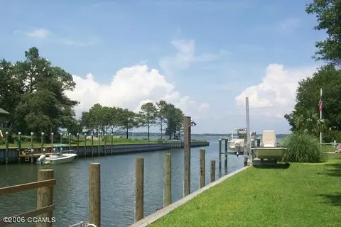 288 Oakleaf Dr, Pine Knoll Shores, NC 28512 photo 5