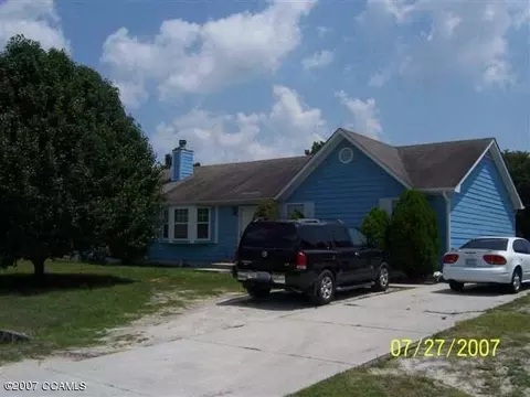 207 Ginger Dr S, Hubert, NC 28539 photo 1