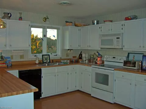 106 Page, Emerald Isle, NC 28594 photo 5