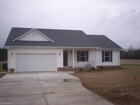 100 Mandy Ln, Hubert, NC 28539 photo 1