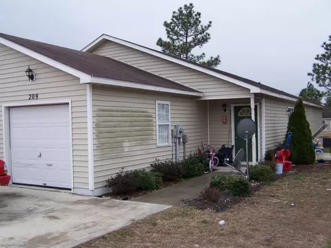 209 Faison Ln, Hubert, NC 28539 photo 1