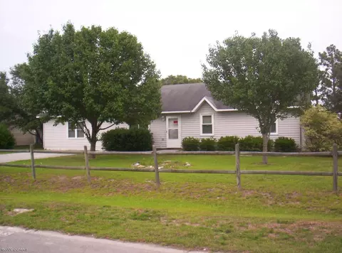 223 Ginger Dr S, Hubert, NC 28539 photo 1