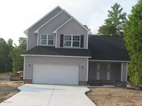 210 Traci Ct, Hubert, NC 28539 photo 1