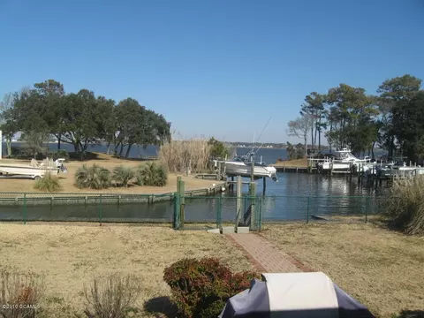 156 Oakleaf Dr, Pine Knoll Shores, NC 28512 photo 7