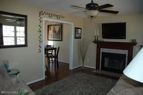 205 Dame Ct, Hubert, NC 28539 photo 2