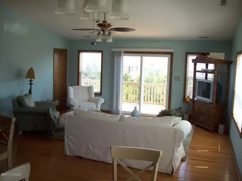 102 Shell Dr, Emerald Isle, NC 28594 photo 4