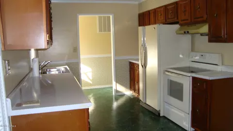 133 Oakleaf Dr, Pine Knoll Shores, NC 28512 photo 4