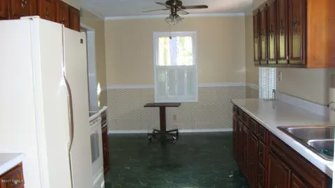 133 Oakleaf Dr, Pine Knoll Shores, NC 28512 photo 5