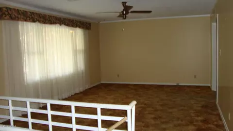 133 Oakleaf Dr, Pine Knoll Shores, NC 28512 photo 2