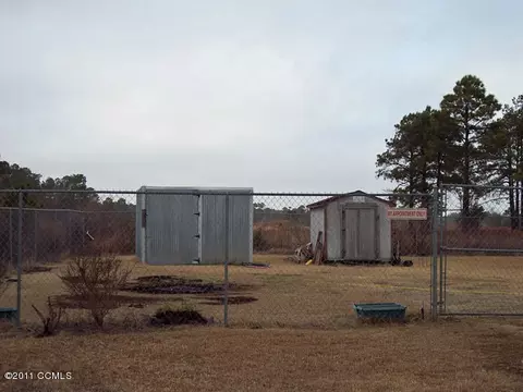 697 Straits Rd, Gloucester, NC 28528 photo 2