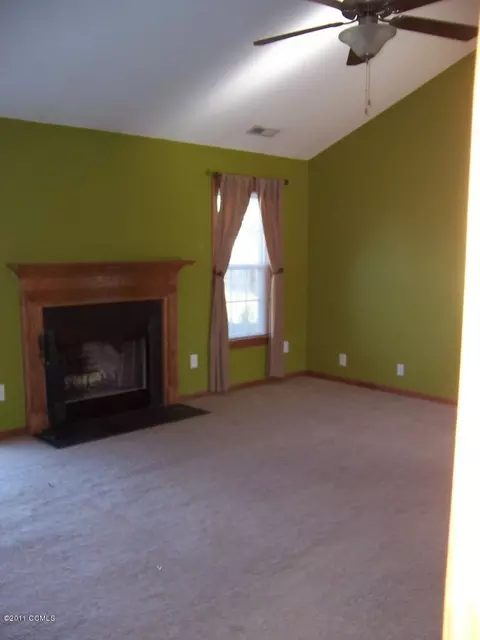 134 Hunt Dr, Hubert, NC 28539 photo 2