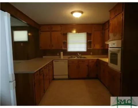 101 Oak St, Springfield, GA 31329 photo 3