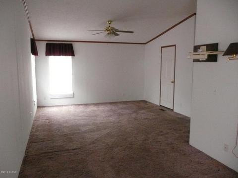 115 N Queens St, Hubert, NC 28539 photo 5