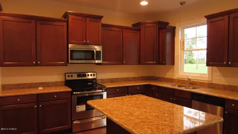 403 Wolfe Ln, Hubert, NC 28539 photo 4