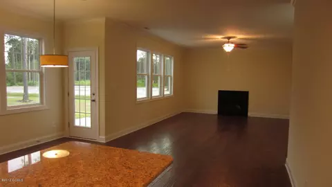403 Wolfe Ln, Hubert, NC 28539 photo 6