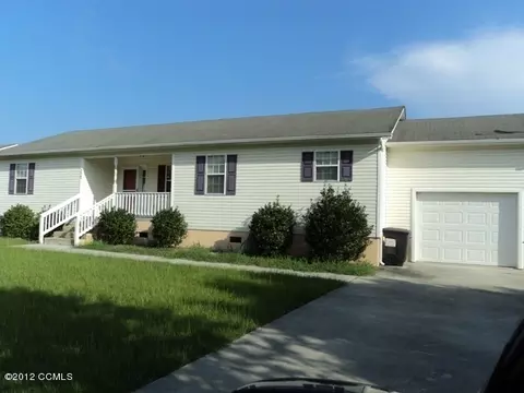 117 Ivybridge Dr E, Hubert, NC 28539 photo 1