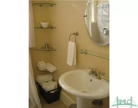 210 E State St #32, Savannah, GA 31401 photo 4