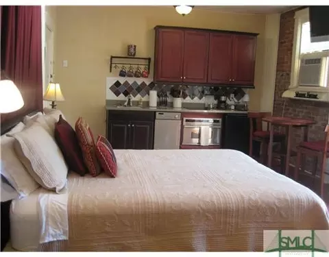 210 E State St #32, Savannah, GA 31401 photo 1
