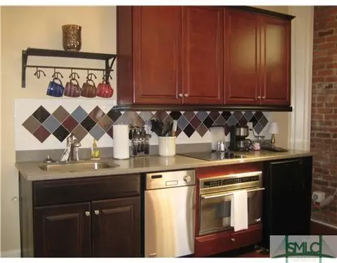 210 E State St #32, Savannah, GA 31401 photo 3