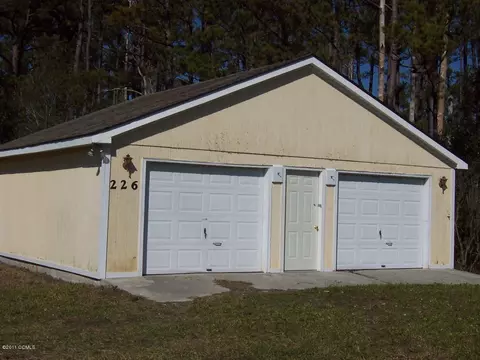 226 Community Rd, Davis, NC 28524 photo 2