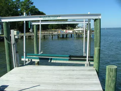 190 Oakleaf, Pine Knoll Shores, NC 28512 photo 22