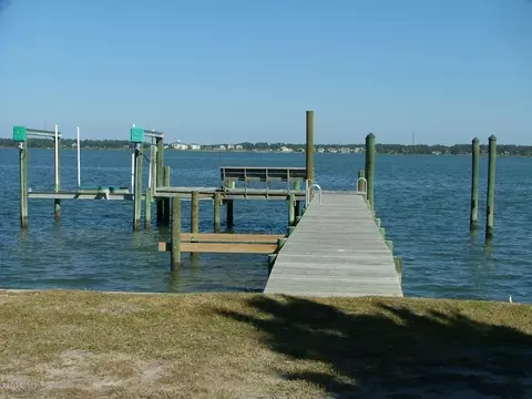 190 Oakleaf, Pine Knoll Shores, NC 28512 photo 21