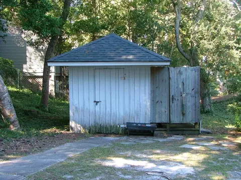 190 Oakleaf, Pine Knoll Shores, NC 28512 photo 25
