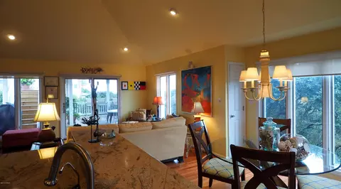104 Stuart Ave, Emerald Isle, NC 28594 photo 8