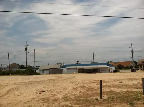 129 E Bogue Blvd, Atlantic Beach, NC 28512 photo 1