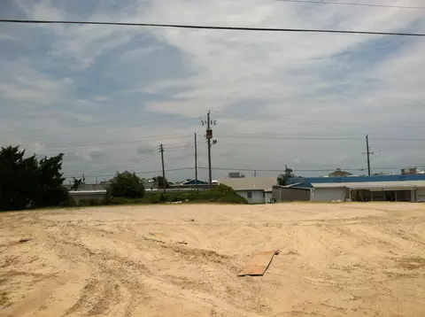 129 E Bogue Blvd, Atlantic Beach, NC 28512 photo 3