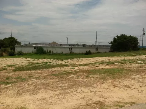 129 E Bogue Blvd, Atlantic Beach, NC 28512 photo 2